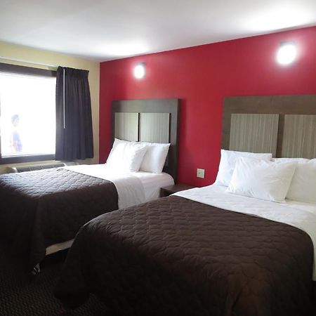 Brick Motor Inn Room photo