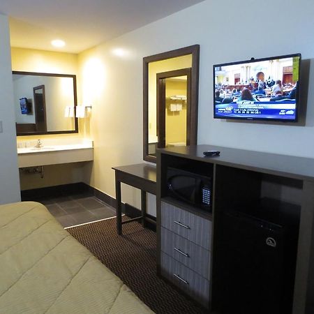 Brick Motor Inn Room photo